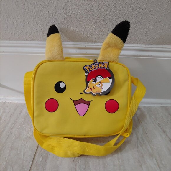 2018 POKEMON PIKACHU 3D ZIPPERED LUNCH BAG New - Picture 2 of 5